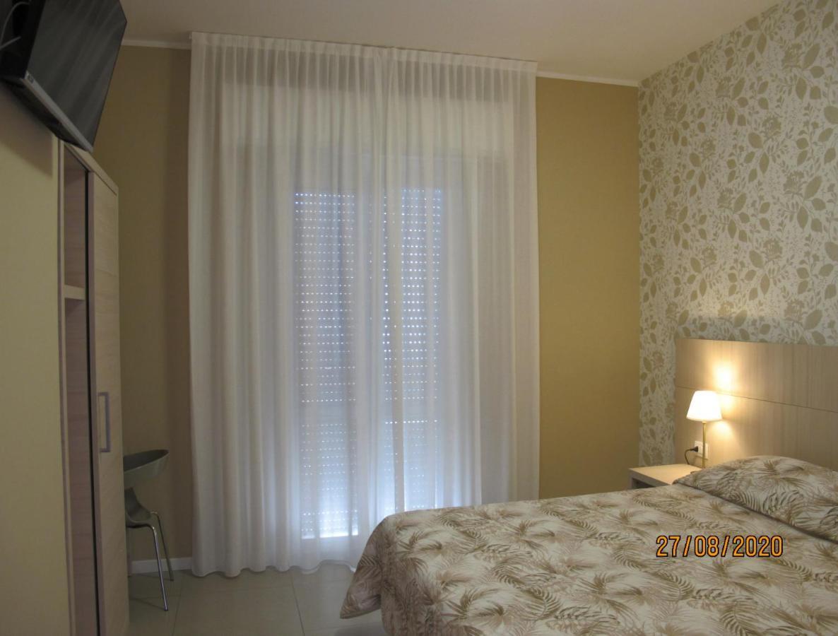 Santa Barbara Hotel & Apartments 벨레지아아지마리나 외부 사진
