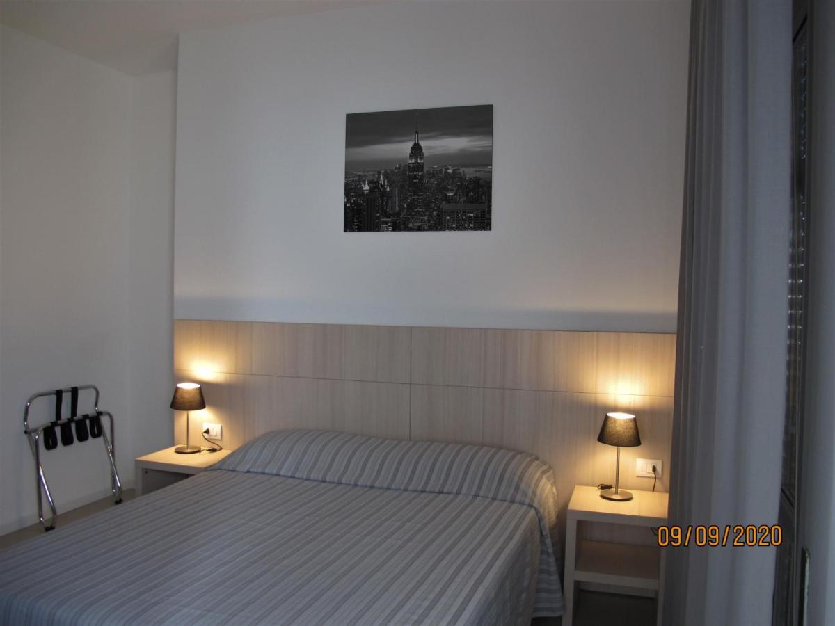 Santa Barbara Hotel & Apartments 벨레지아아지마리나 외부 사진