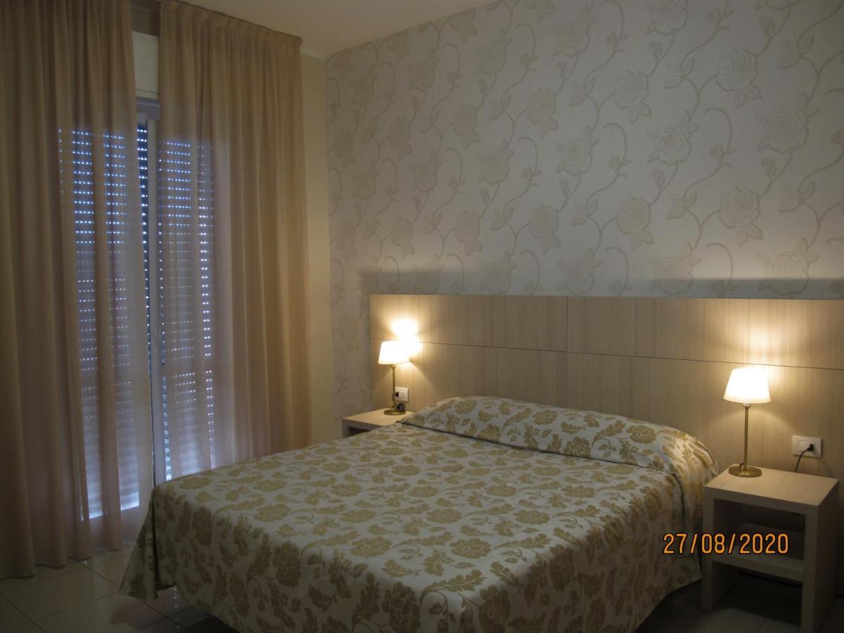 Santa Barbara Hotel & Apartments 벨레지아아지마리나 외부 사진