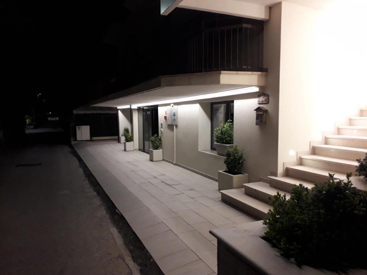 Santa Barbara Hotel & Apartments 벨레지아아지마리나 외부 사진