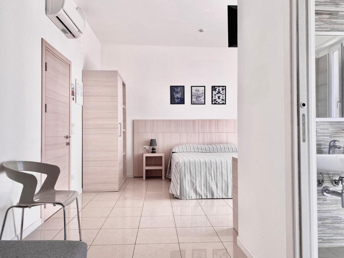 Santa Barbara Hotel & Apartments 벨레지아아지마리나 외부 사진
