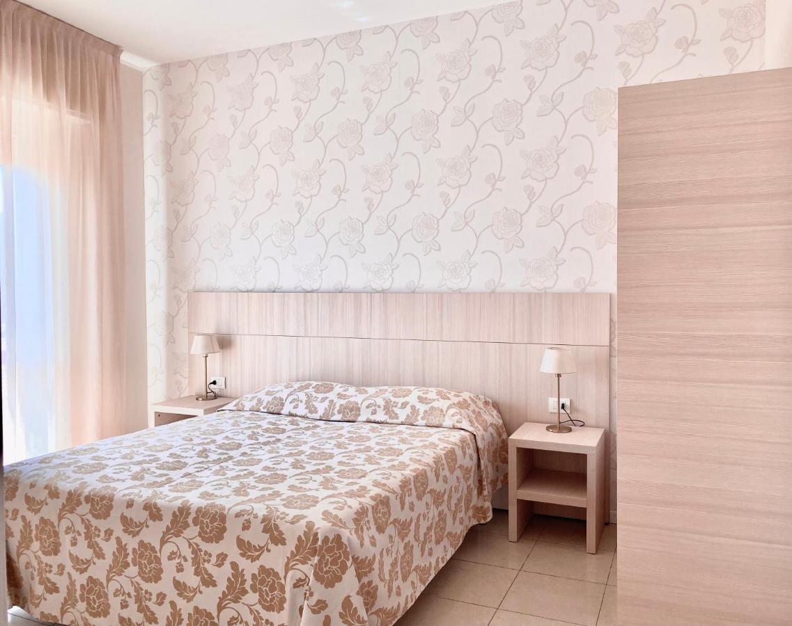 Santa Barbara Hotel & Apartments 벨레지아아지마리나 외부 사진