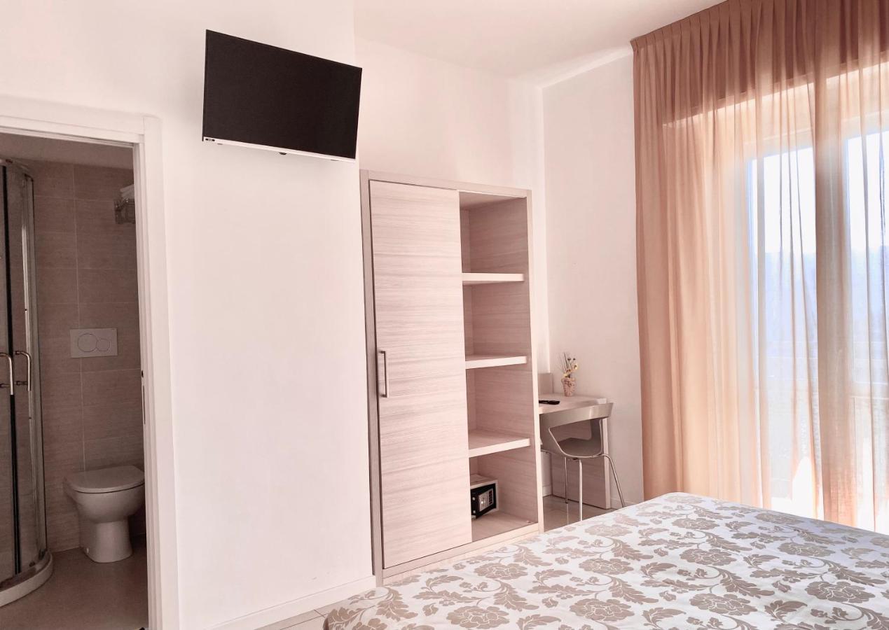 Santa Barbara Hotel & Apartments 벨레지아아지마리나 외부 사진