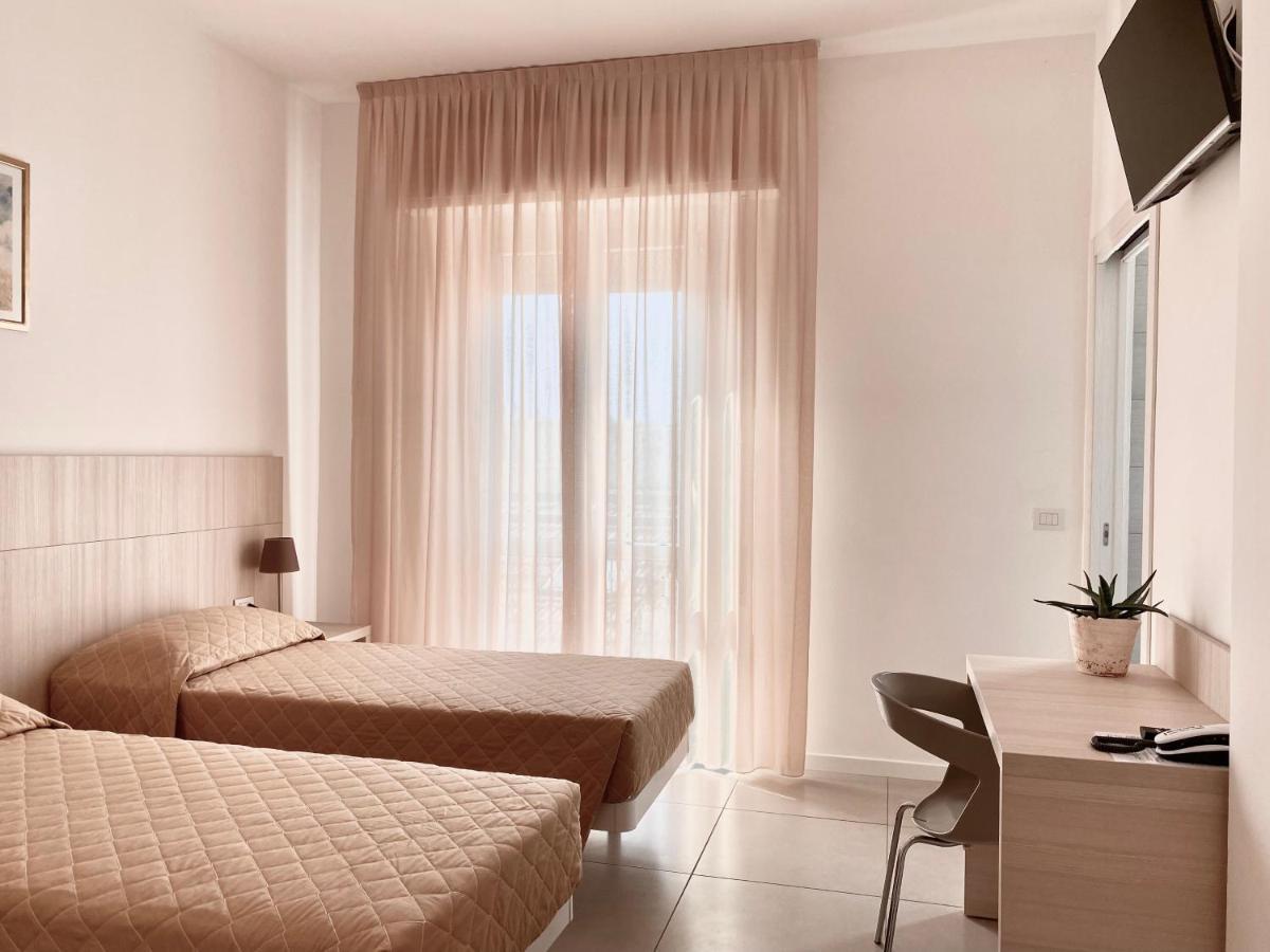Santa Barbara Hotel & Apartments 벨레지아아지마리나 외부 사진