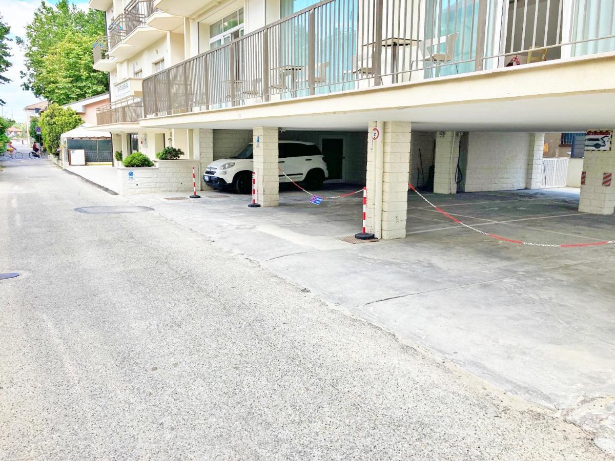 Santa Barbara Hotel & Apartments 벨레지아아지마리나 외부 사진
