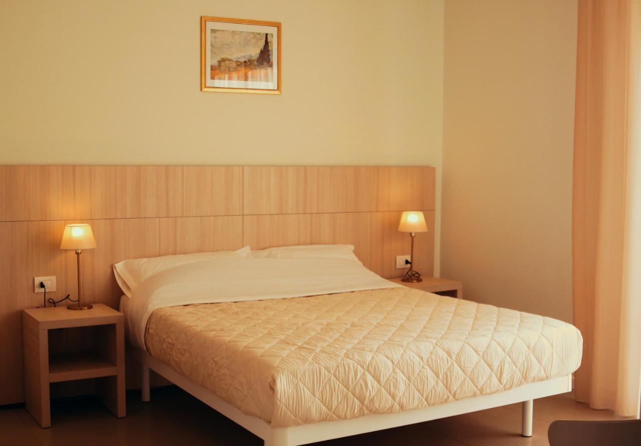Santa Barbara Hotel & Apartments 벨레지아아지마리나 외부 사진